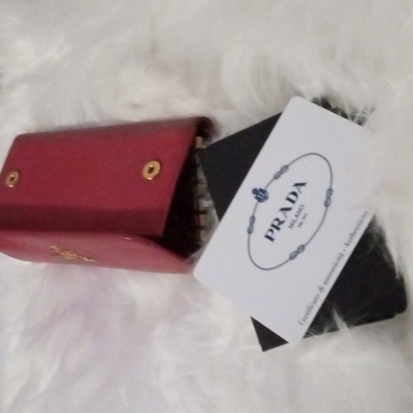 Prada Red Leather Women's Bag W Certificate Of Authenticity - Picture 4 of 5